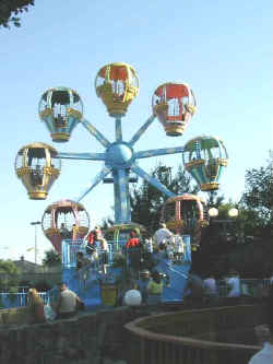 Six Flags Over Texas Arlington Loony Tunes Hot Air Balloon Ride